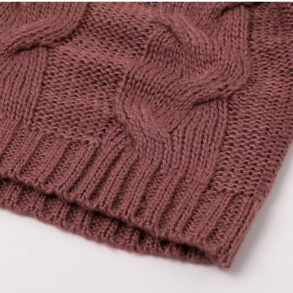 Oversized Knit Cable Turtleneck Sweater - Picture 7 of 7